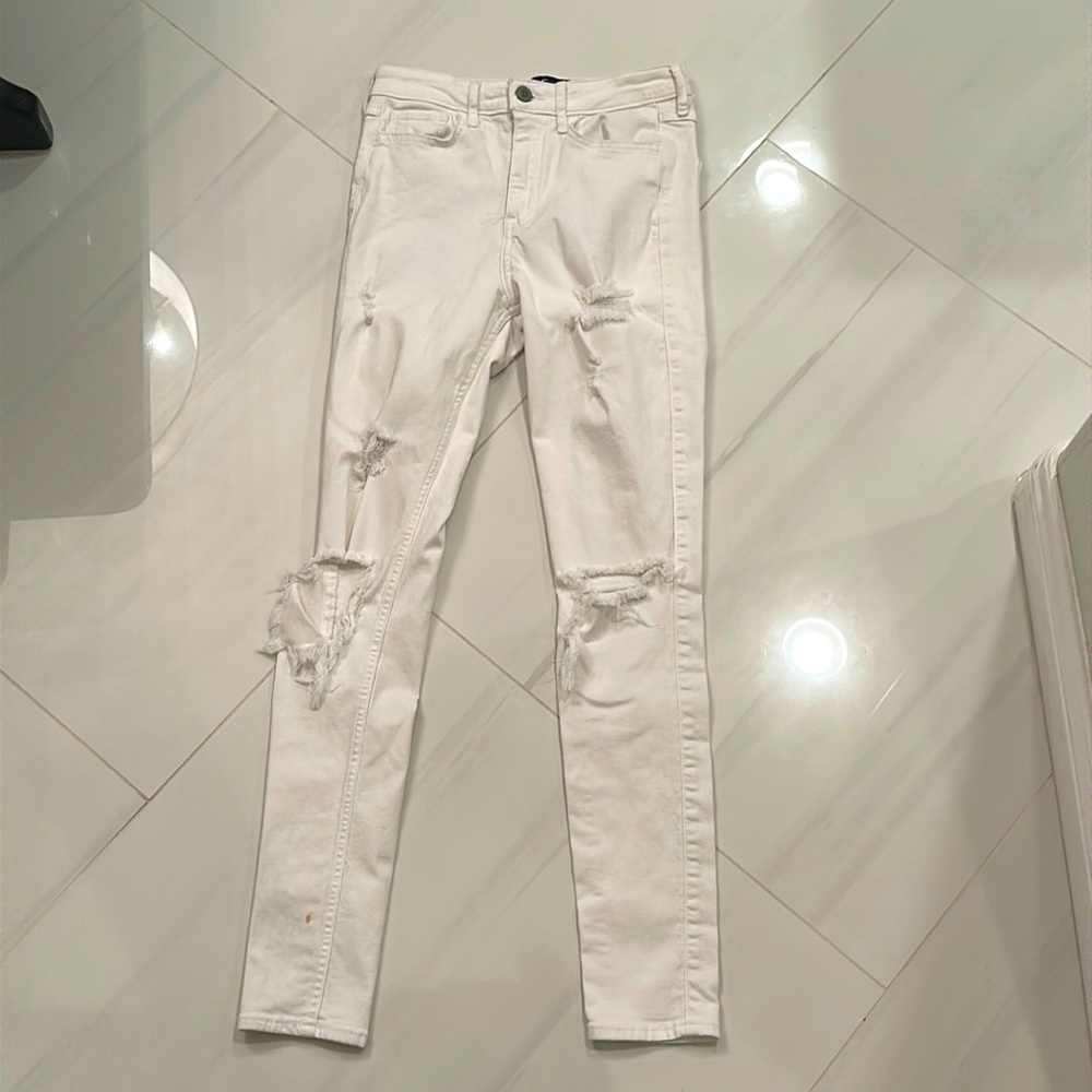 ⭐️Women’s white Hollister skinny jeans